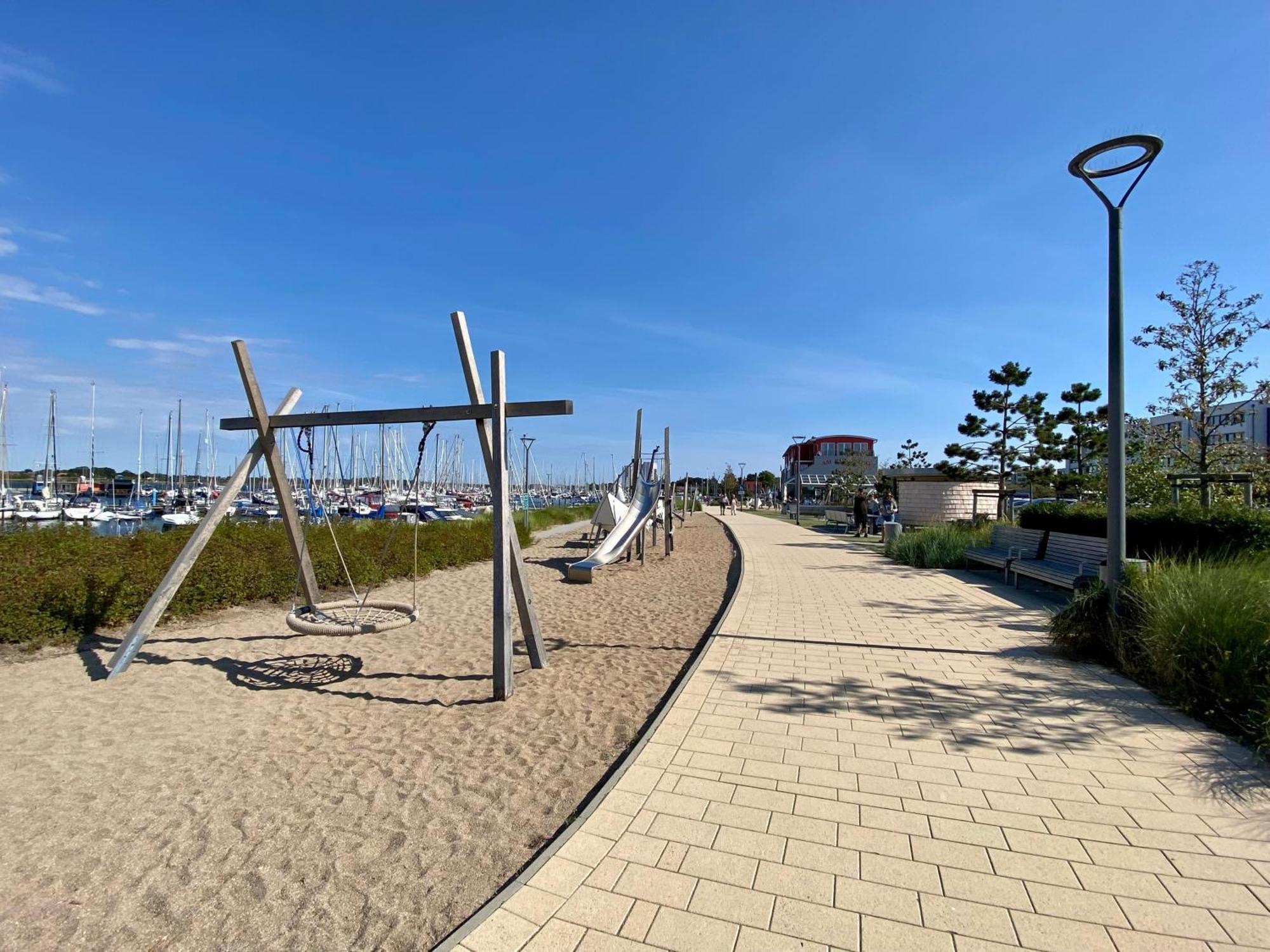 Hausboot Fehmarn Hotel Exterior photo